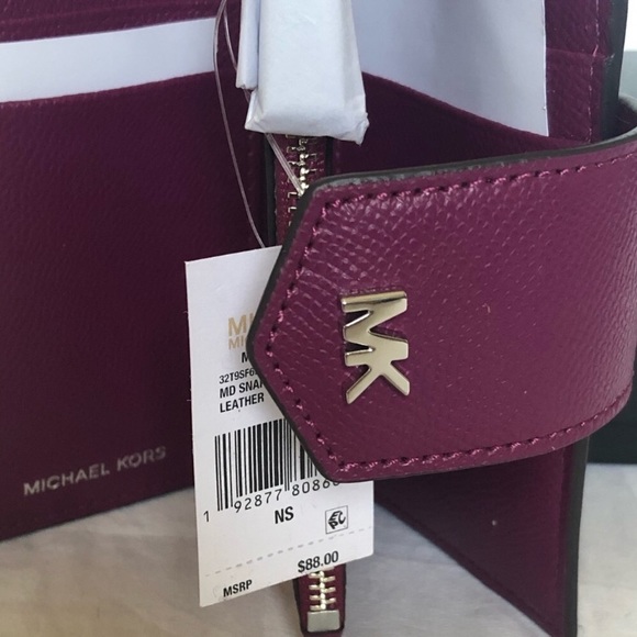 Michael Kors Voyager tote and wallet - Picture 6 of 7